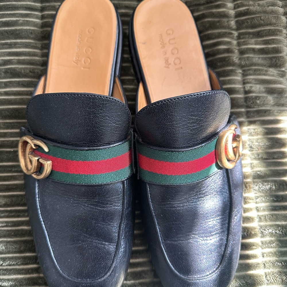 Gucci Black Leather Mules with Gold Logo and Green-Red Stripe